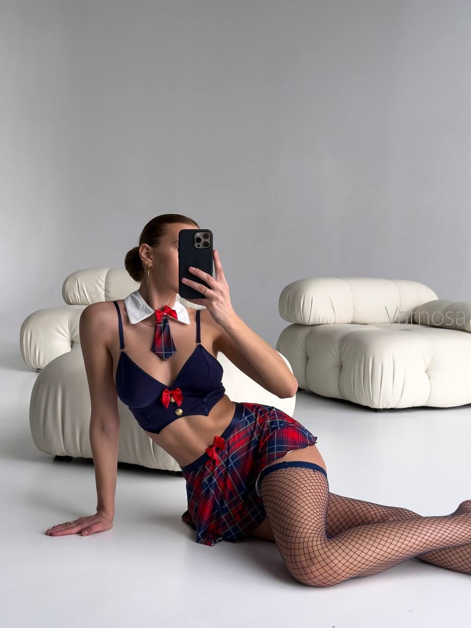 Varnosa 6859 Crimson Veil