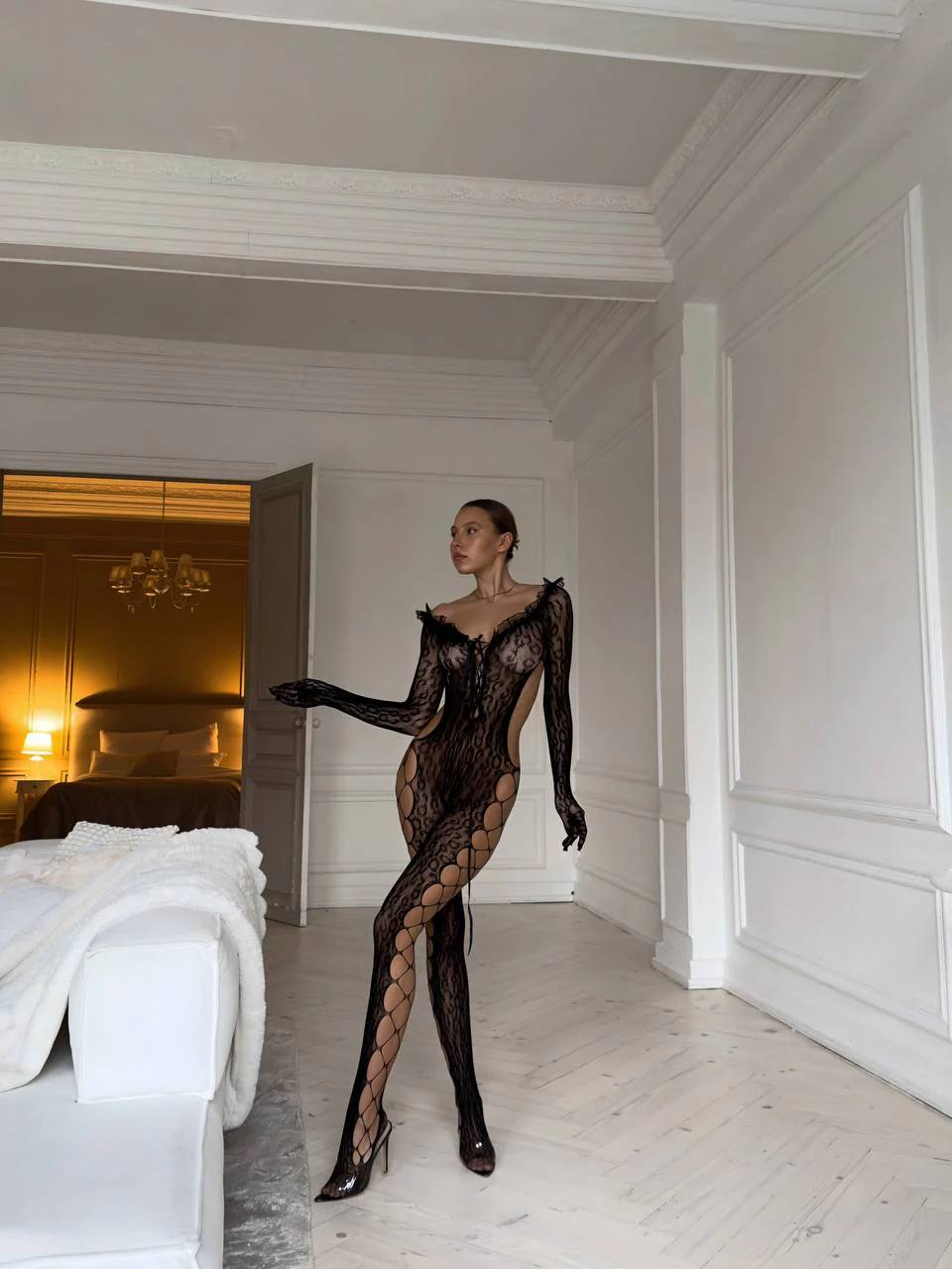 Varnosa 8748 jolie fille