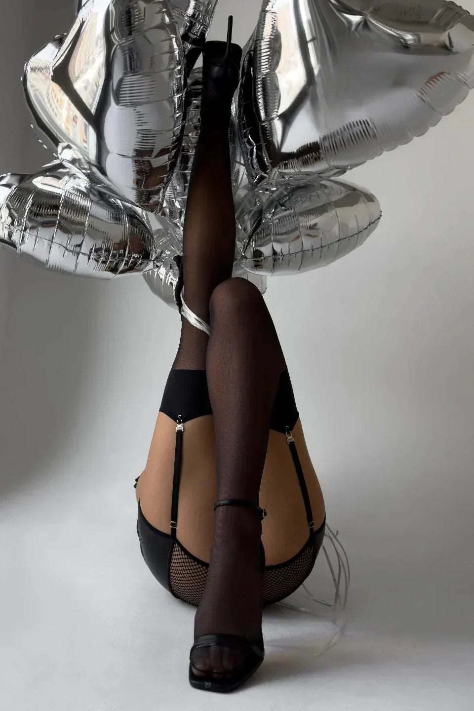 Varnosa 009 Garter socks